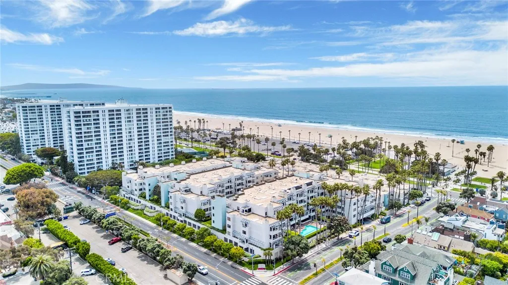 150 Ocean Park 520, Santa Monica, California 90405 home-pic-32